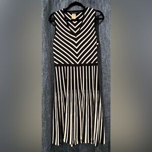 Anne Klein Womens Black and White Striped Kit Dressed. Size M.